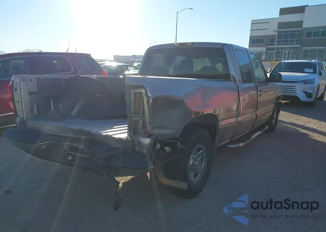 2001 Chevrolet Silverado C1500 z USA, uszkodzony, nr VIN 1GCEC19T11Z314141